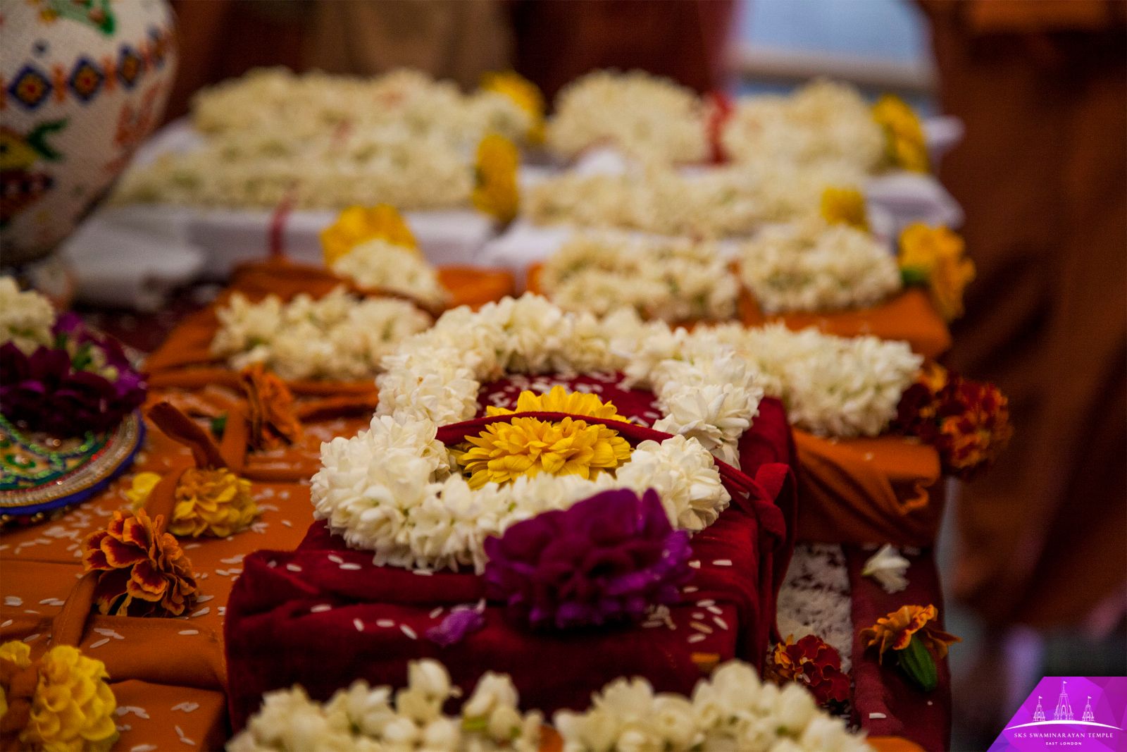 ©1987-2017 SKS Swaminarayan Temple East London